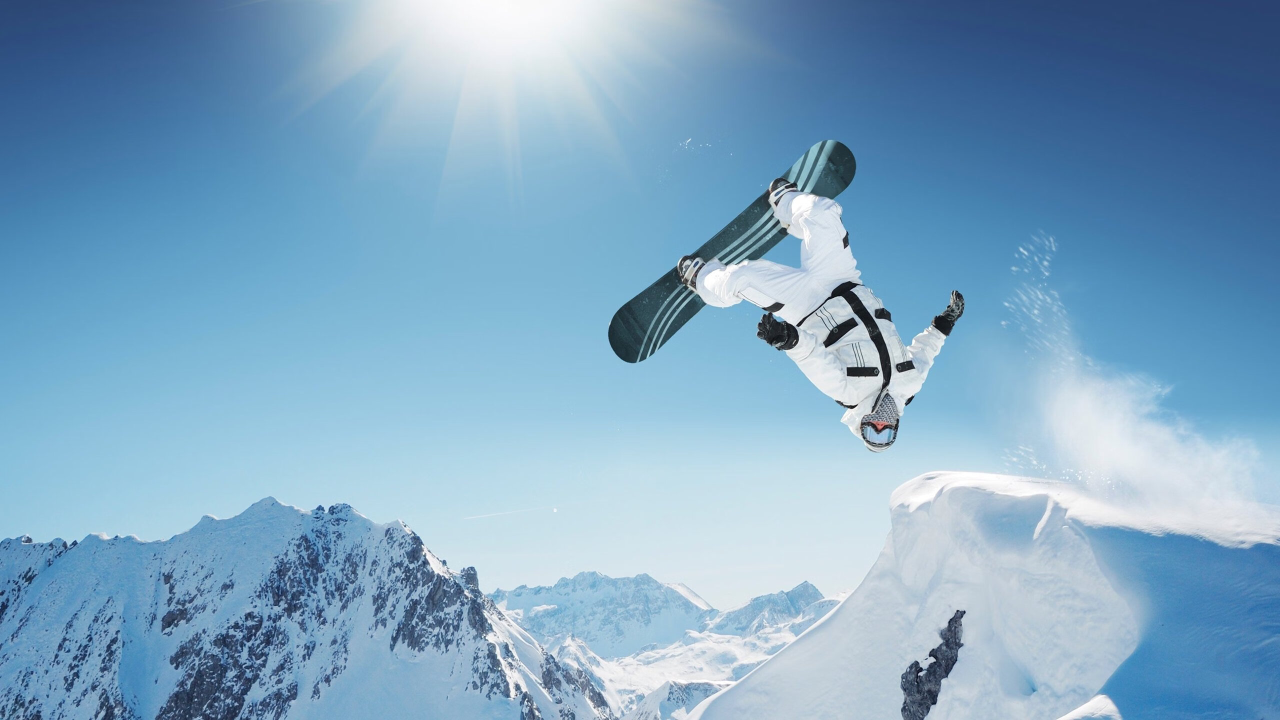 蛙泳中程中立代表队A节奏掌控到位，蛙泳中级