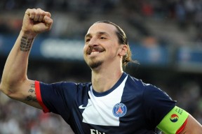 开云·体育官网-世界杯巅峰时刻：足球运动的极致追求，足球世界杯的足球