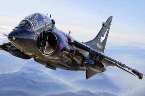 开云全站-“英超战火持续升级,争冠形势扑朔迷离”,英超的比赛