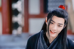 开云 官网 入口-德甲新星不断涌现，成为球队的中流砥柱，德甲新人