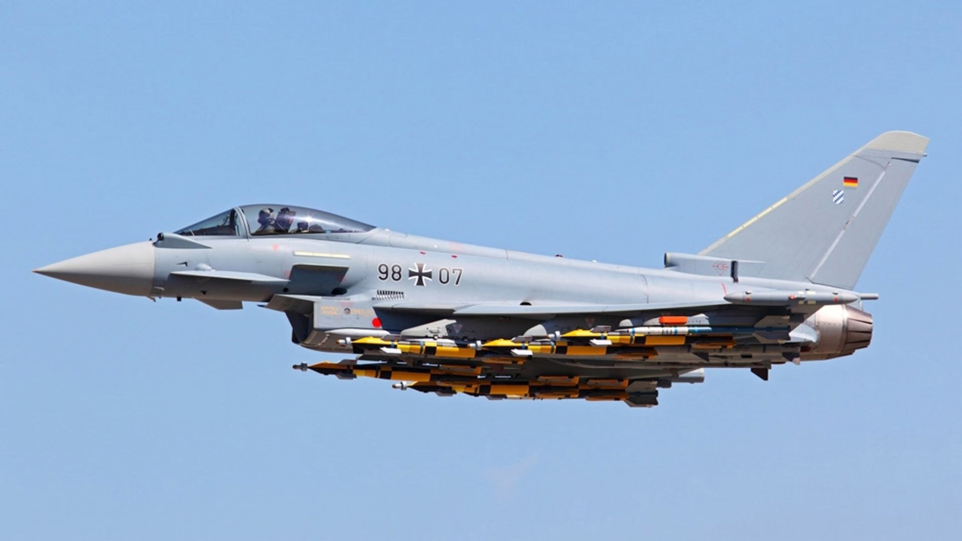 中国足球运动员海外发展观察：机遇与挑战，中国足球队员在国外效力